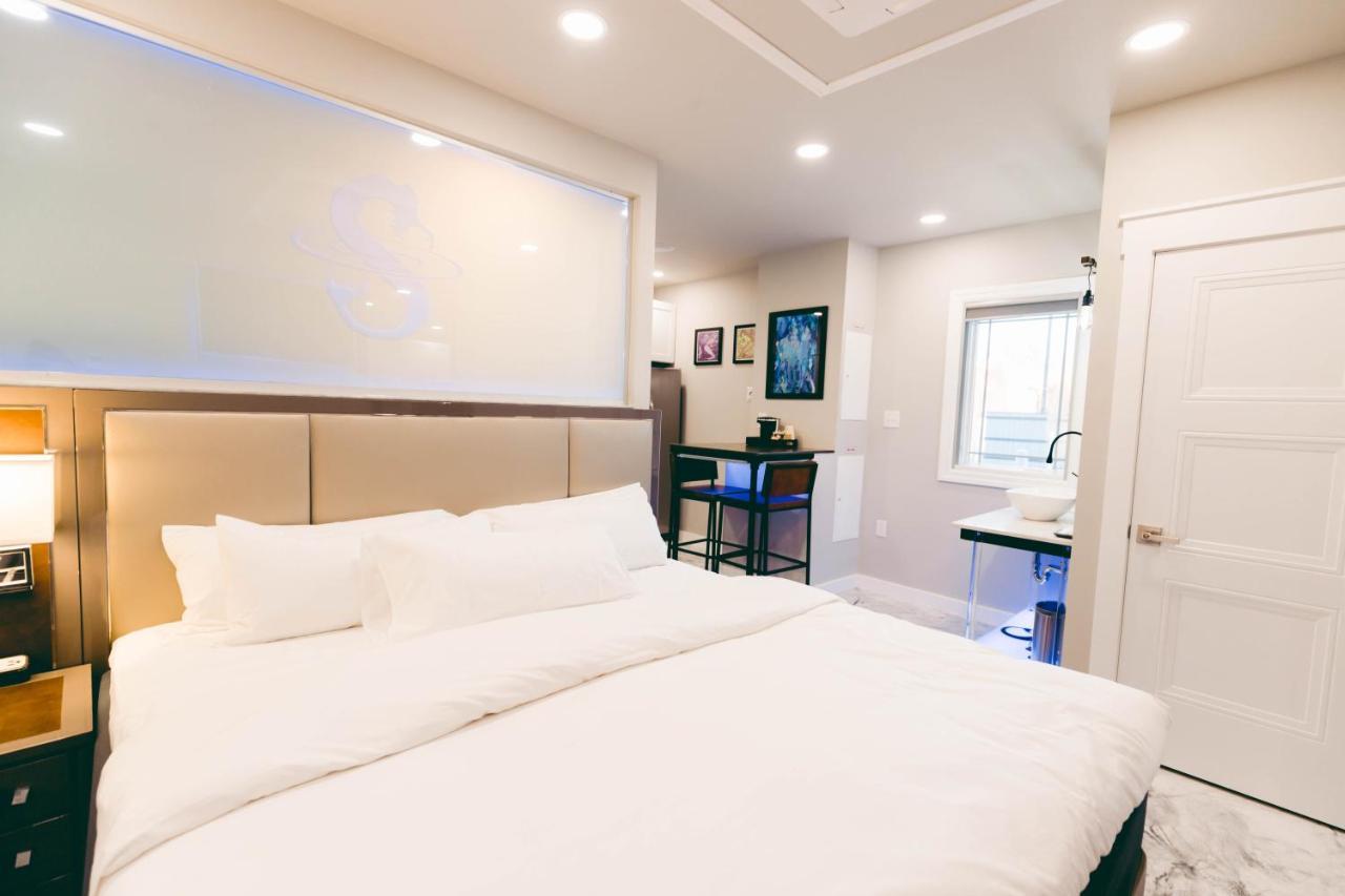 River Sirens Hotel-contactless Check In Washington